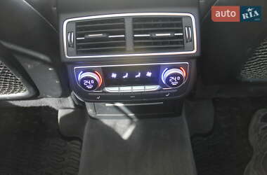 Внедорожник / Кроссовер Audi Q7 2015 в 