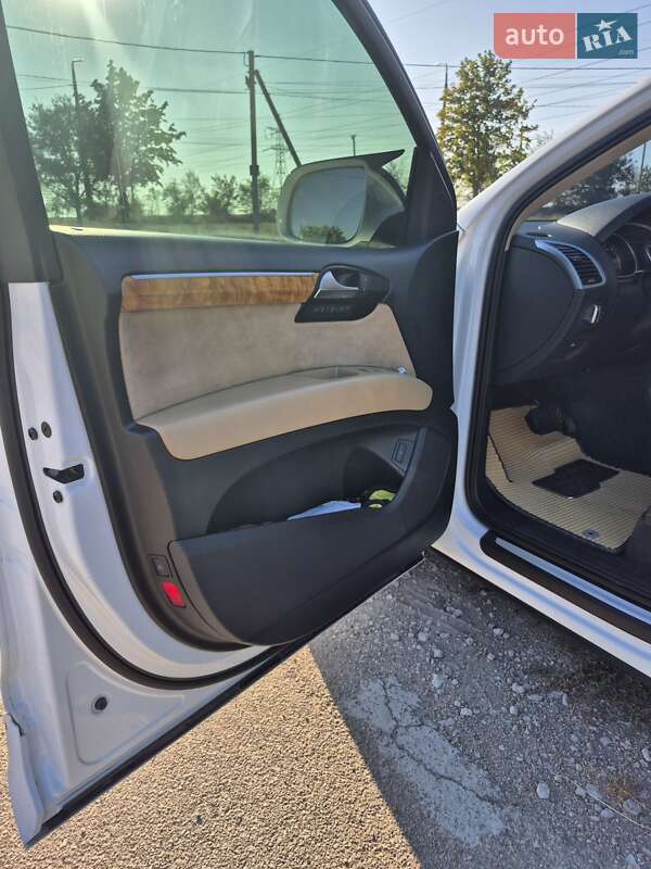 Внедорожник / Кроссовер Audi Q7 2012 в Запорожье