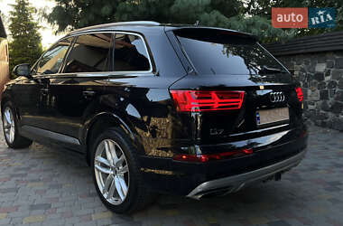 Внедорожник / Кроссовер Audi Q7 2018 в 