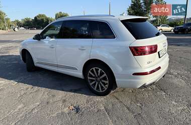 Внедорожник / Кроссовер Audi Q7 2016 в 