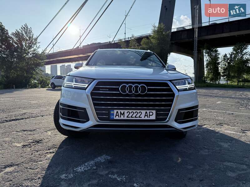 Внедорожник / Кроссовер Audi Q7 2016 в Киеве