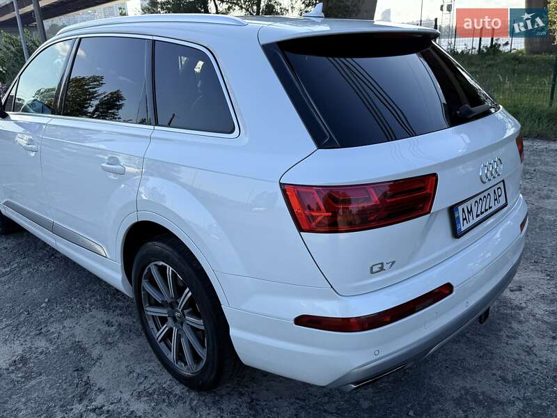 Внедорожник / Кроссовер Audi Q7 2016 в Киеве