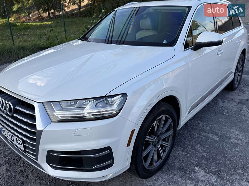 Внедорожник / Кроссовер Audi Q7 2016 в Киеве