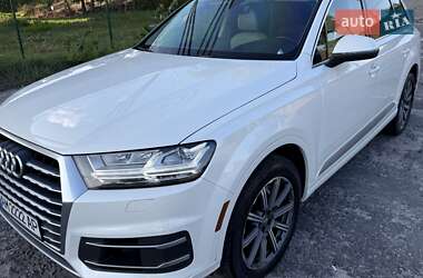 Внедорожник / Кроссовер Audi Q7 2016 в 