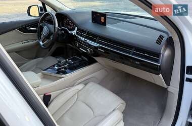 Внедорожник / Кроссовер Audi Q7 2016 в 