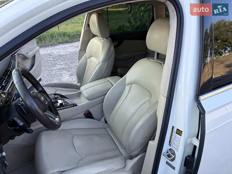 Внедорожник / Кроссовер Audi Q7 2016 в Киеве