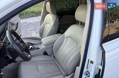 Внедорожник / Кроссовер Audi Q7 2016 в 