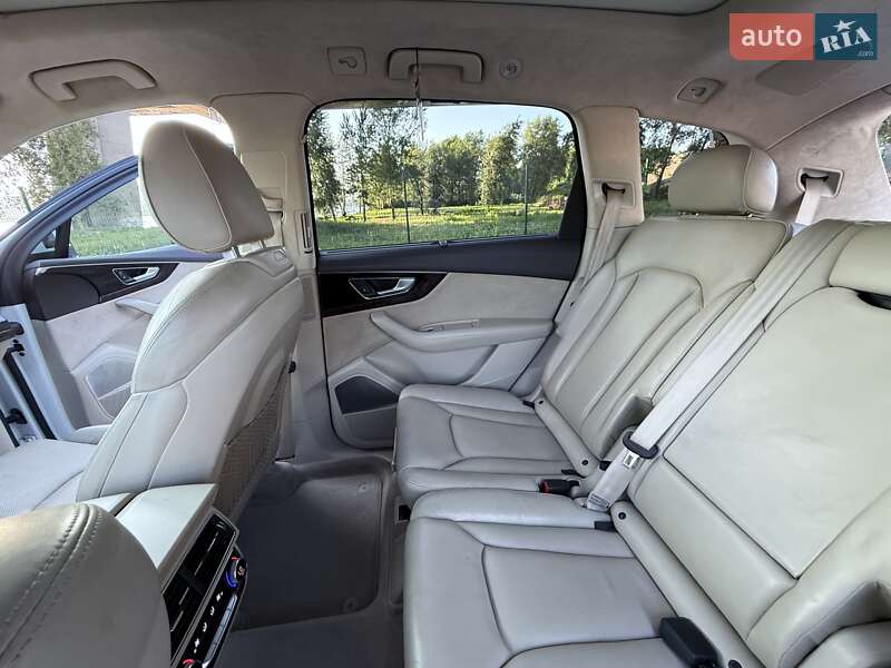 Внедорожник / Кроссовер Audi Q7 2016 в Киеве