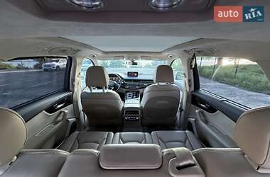 Внедорожник / Кроссовер Audi Q7 2016 в 