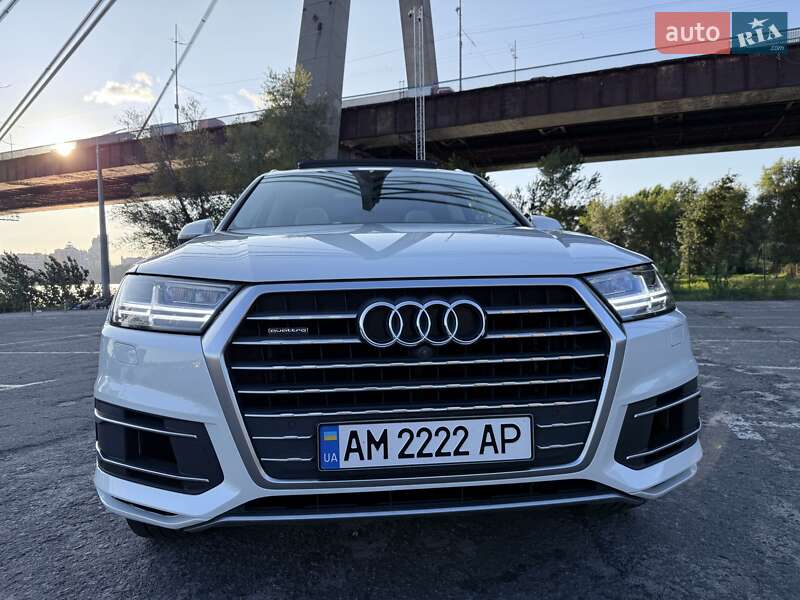 Внедорожник / Кроссовер Audi Q7 2016 в Киеве