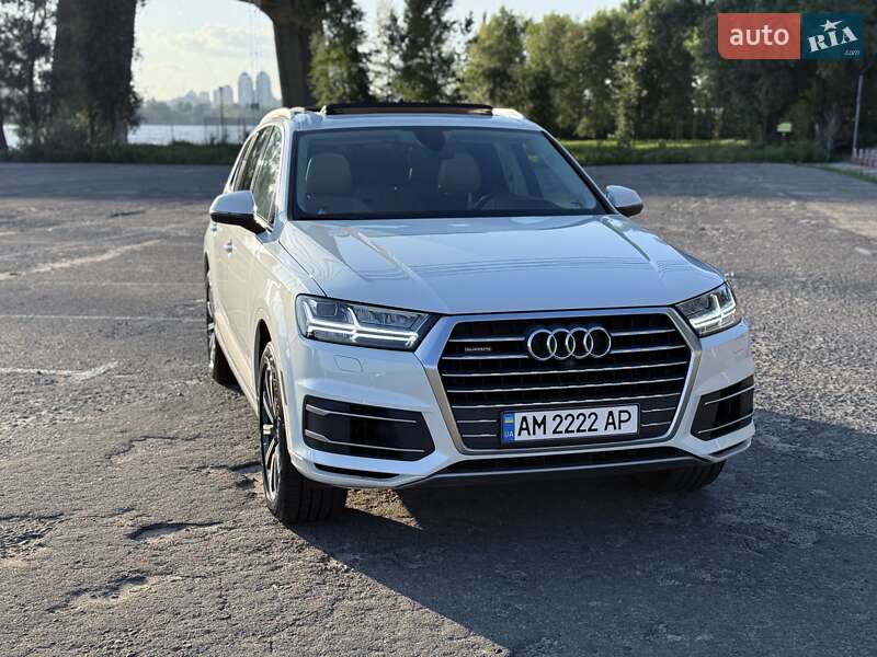 Внедорожник / Кроссовер Audi Q7 2016 в Киеве
