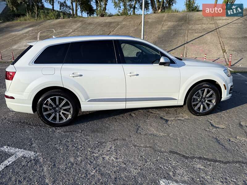 Внедорожник / Кроссовер Audi Q7 2016 в Киеве