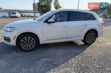 Внедорожник / Кроссовер Audi Q7 2016 в 