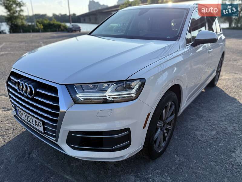 Внедорожник / Кроссовер Audi Q7 2016 в Киеве