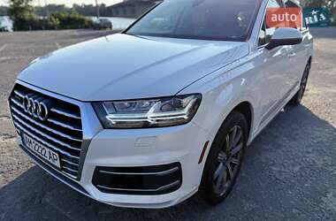 Внедорожник / Кроссовер Audi Q7 2016 в 