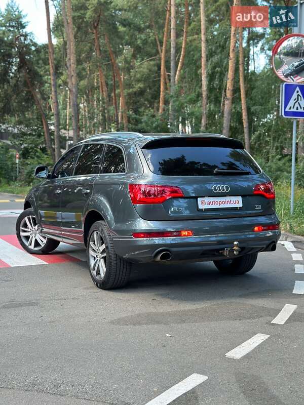 Внедорожник / Кроссовер Audi Q7 2013 в Белогородке