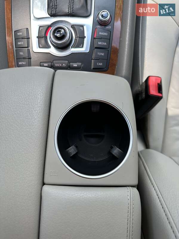 Внедорожник / Кроссовер Audi Q7 2013 в Белогородке