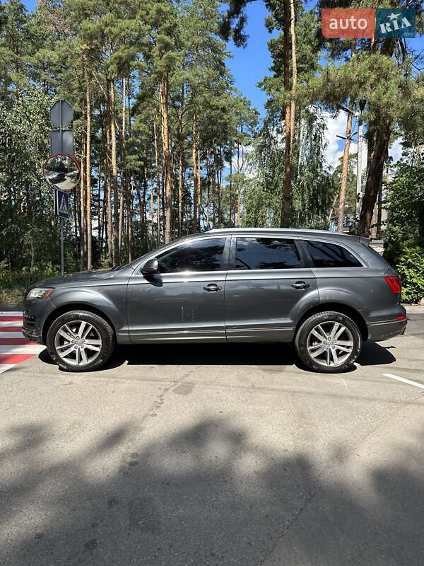 Внедорожник / Кроссовер Audi Q7 2013 в Белогородке