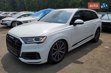 Внедорожник / Кроссовер Audi Q7 2022 в 