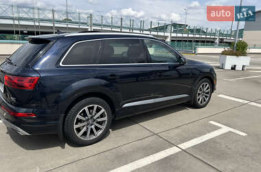 Внедорожник / Кроссовер Audi Q7 2017 в 