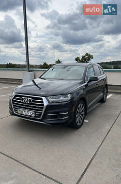 Внедорожник / Кроссовер Audi Q7 2017 в 