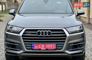 Внедорожник / Кроссовер Audi Q7 2017 в 