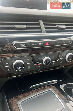 Внедорожник / Кроссовер Audi Q7 2017 в 