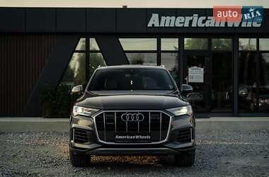 Внедорожник / Кроссовер Audi Q7 2021 в 