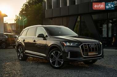 Внедорожник / Кроссовер Audi Q7 2021 в 