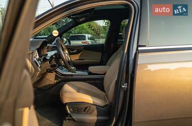 Внедорожник / Кроссовер Audi Q7 2021 в 