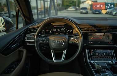 Внедорожник / Кроссовер Audi Q7 2021 в 