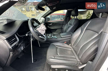 Внедорожник / Кроссовер Audi Q7 2017 в 