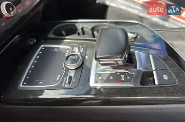 Внедорожник / Кроссовер Audi Q7 2017 в 