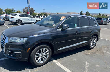 Внедорожник / Кроссовер Audi Q7 2017 в 