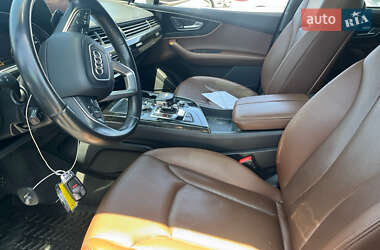 Внедорожник / Кроссовер Audi Q7 2017 в 