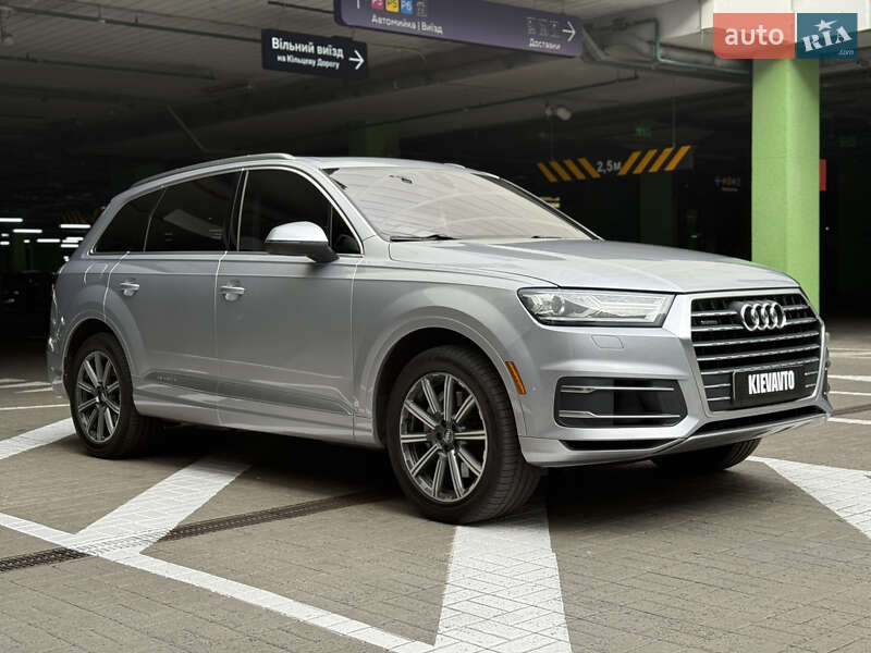 Внедорожник / Кроссовер Audi Q7 2015 в Киеве