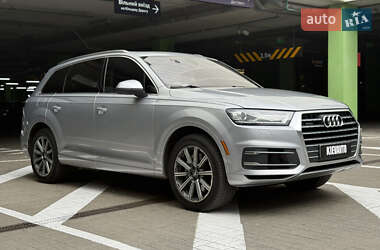 Внедорожник / Кроссовер Audi Q7 2015 в 