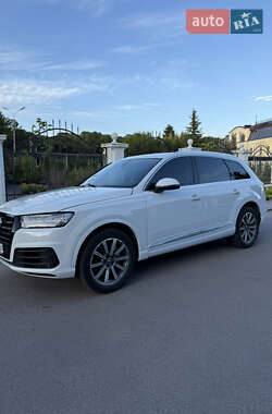 Внедорожник / Кроссовер Audi Q7 2017 в 