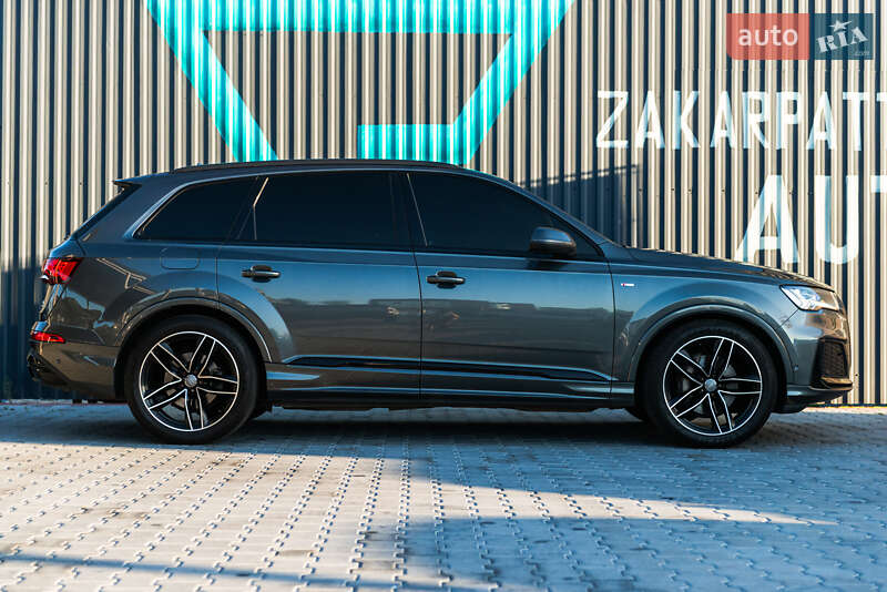 Внедорожник / Кроссовер Audi Q7 2019 в Мукачево