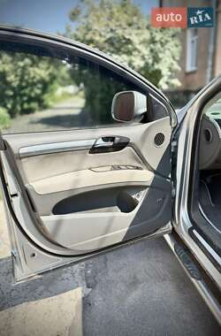 Внедорожник / Кроссовер Audi Q7 2007 в 