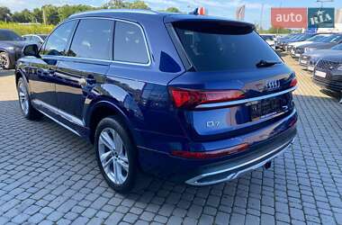 Внедорожник / Кроссовер Audi Q7 2021 в 