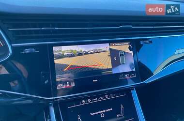 Внедорожник / Кроссовер Audi Q7 2021 в 