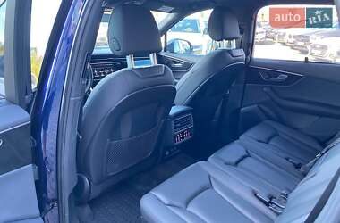 Внедорожник / Кроссовер Audi Q7 2021 в 