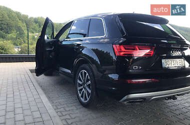 Внедорожник / Кроссовер Audi Q7 2015 в 