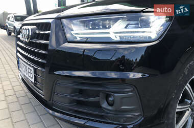 Внедорожник / Кроссовер Audi Q7 2015 в 