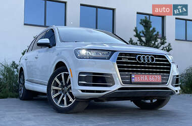 Внедорожник / Кроссовер Audi Q7 2017 в 