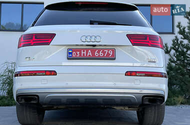 Внедорожник / Кроссовер Audi Q7 2017 в 