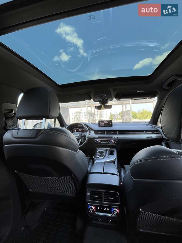 Позашляховик / Кросовер Audi Q7 2019 в Львові