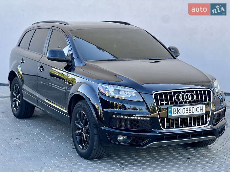Внедорожник / Кроссовер Audi Q7 2015 в 