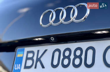 Внедорожник / Кроссовер Audi Q7 2015 в 